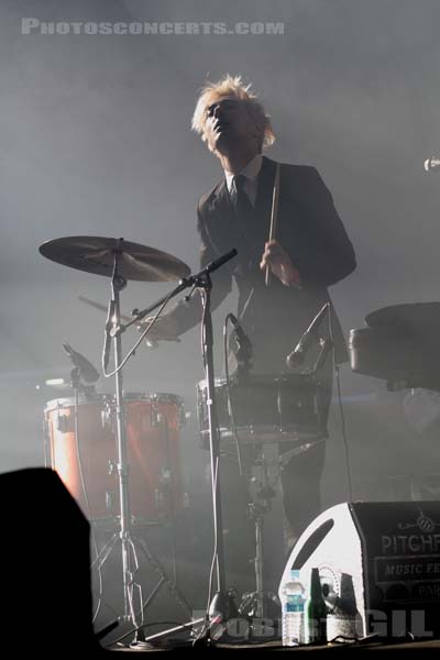 LIARS - 2012-11-03 - PARIS - Grande Halle de La Villette - 